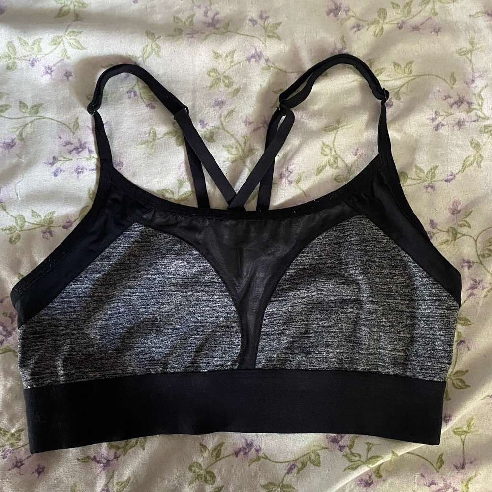 PINK Victoria’s Secret ultimate sports bra